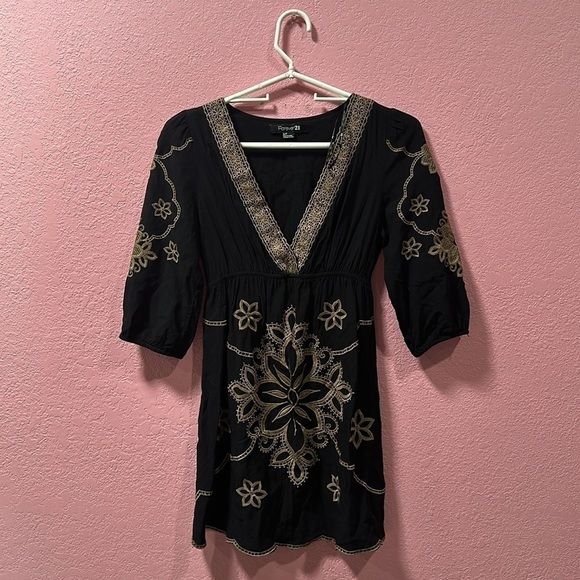 FOREVER 21 Black/Tan Floral Embroidered Puff Sleeve Blouse Size Small - Picture 1 of 5